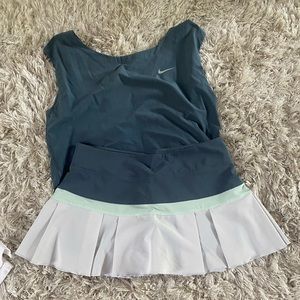 Nike set both size small